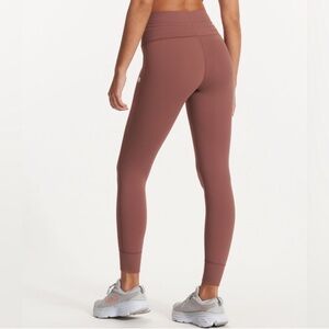 Vuori Jogger Pants in Hazelnut Rose Sz S